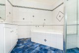 https://images.listonce.com.au/custom/160x/listings/71-pine-hill-drive-doncaster-east-vic-3109/486/01915486_img_07.jpg?yYUXeFDnszI