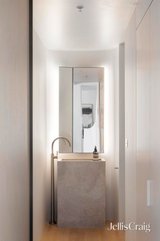 https://images.listonce.com.au/custom/160x/listings/71190-albert-street-east-melbourne-vic-3002/069/01985069_img_10.jpg?rWxE8v9oPDI