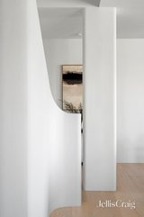 https://images.listonce.com.au/custom/160x/listings/71190-albert-street-east-melbourne-vic-3002/069/01985069_img_18.jpg?tYgYlIDcTe4
