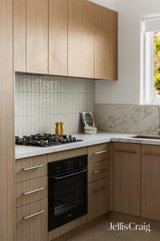https://images.listonce.com.au/custom/160x/listings/712-irving-street-malvern-vic-3144/525/01980525_img_06.jpg?TZqnqENm0j4