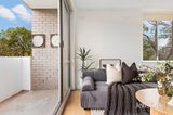 https://images.listonce.com.au/custom/160x/listings/7121-wellington-street-flemington-vic-3031/898/01909898_img_06.jpg?5hsv0DlQvJ0