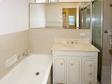 https://images.listonce.com.au/custom/160x/listings/716-kensington-road-south-yarra-vic-3141/369/01793369_img_05.jpg?cMsedqO2lYc