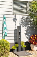 https://images.listonce.com.au/custom/160x/listings/716-melbourne-road-sorrento-vic-3943/498/01980498_img_11.jpg?CKoPjNckeMg