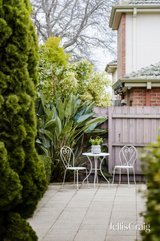 https://images.listonce.com.au/custom/160x/listings/717-marshall-avenue-kew-vic-3101/849/01933849_img_12.jpg?a3UVD013OVk