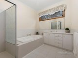 https://images.listonce.com.au/custom/160x/listings/72-74-smedley-road-park-orchards-vic-3114/390/00834390_img_10.jpg?LYF52WFjx_Q