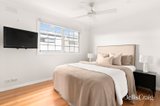 https://images.listonce.com.au/custom/160x/listings/72-carnarvon-road-strathmore-vic-3041/591/01795591_img_07.jpg?cY7euI5rMLo