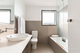 https://images.listonce.com.au/custom/160x/listings/72-carnarvon-road-strathmore-vic-3041/591/01795591_img_08.jpg?RDO_QFezrOM
