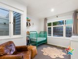 https://images.listonce.com.au/custom/160x/listings/72-fernhill-road-mount-evelyn-vic-3796/621/01525621_img_14.jpg?7x5svnzreGI