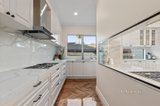 https://images.listonce.com.au/custom/160x/listings/72-guinevere-parade-glen-waverley-vic-3150/218/01579218_img_10.jpg?-4F3I9QQfr8