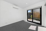 https://images.listonce.com.au/custom/160x/listings/72-howard-court-clayton-vic-3168/348/01893348_img_05.jpg?JfskPGRIymY