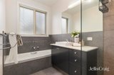 https://images.listonce.com.au/custom/160x/listings/72-leeds-road-mount-waverley-vic-3149/679/01951679_img_12.jpg?IIUJ90fzBj8