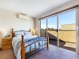 https://images.listonce.com.au/custom/160x/listings/72-minna-street-blackburn-vic-3130/667/01743667_img_05.jpg?Z14axc5coZg