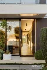 https://images.listonce.com.au/custom/160x/listings/72-nicholas-street-ashburton-vic-3147/588/01932588_img_02.jpg?LQM2OOEbvn0