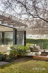 https://images.listonce.com.au/custom/160x/listings/72-nicholas-street-ashburton-vic-3147/588/01932588_img_24.jpg?5RH0hDin0tw