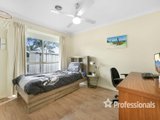 https://images.listonce.com.au/custom/160x/listings/72-regency-rise-chirnside-park-vic-3116/831/01525831_img_12.jpg?YvZ3AfXOgyk