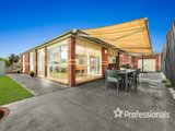 https://images.listonce.com.au/custom/160x/listings/72-regency-rise-chirnside-park-vic-3116/831/01525831_img_17.jpg?EWYyhAqSjzY