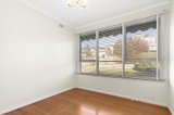 https://images.listonce.com.au/custom/160x/listings/72-willonga-street-strathmore-vic-3041/016/01545016_img_07.jpg?oijEEvnc6Ls