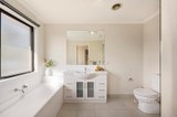 https://images.listonce.com.au/custom/160x/listings/7206-bayswater-road-bayswater-north-vic-3153/961/01746961_img_08.jpg?ug3I_o5NrsI
