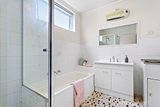 https://images.listonce.com.au/custom/160x/listings/723-auburn-grove-hawthorn-east-vic-3123/682/01684682_img_07.jpg?4tEs9IhAvn8