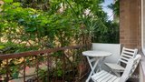 https://images.listonce.com.au/custom/160x/listings/724-loch-street-st-kilda-west-vic-3182/815/01675815_img_03.jpg?oCGQL88c0CQ