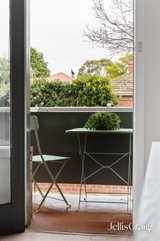 https://images.listonce.com.au/custom/160x/listings/728-elm-street-hawthorn-vic-3122/858/01948858_img_07.jpg?XJG2PHW5IzA