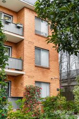 https://images.listonce.com.au/custom/160x/listings/728-elm-street-hawthorn-vic-3122/858/01948858_img_09.jpg?T38yVmL39VM
