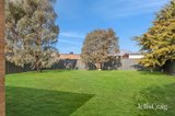 https://images.listonce.com.au/custom/160x/listings/73-caroline-chisholm-drive-kyneton-vic-3444/300/01781300_img_06.jpg?UcoEgk8sRdk