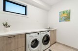 https://images.listonce.com.au/custom/160x/listings/73-emmeline-row-rowville-vic-3178/106/01936106_img_14.jpg?aBPoeWwSde0