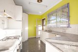 https://images.listonce.com.au/custom/160x/listings/73-glasgow-avenue-reservoir-vic-3073/549/01772549_img_08.jpg?_mBCnvHlljc