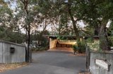 https://images.listonce.com.au/custom/160x/listings/73-ingrams-road-research-vic-3095/133/01901133_img_31.jpg?D_e5uz8rg_g