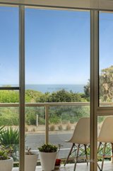 https://images.listonce.com.au/custom/160x/listings/7310-beach-road-black-rock-vic-3193/904/01517904_img_10.jpg?zt28Dc__haM