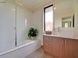 https://images.listonce.com.au/custom/160x/listings/739-karingal-street-croydon-north-vic-3136/278/01525278_img_09.jpg?eRhRIC6oIhQ