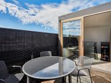 https://images.listonce.com.au/custom/160x/listings/73a-laity-street-richmond-vic-3121/819/00963819_img_14.jpg?zDXMUxdG6b0