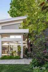 https://images.listonce.com.au/custom/160x/listings/74-alma-terrace-newport-vic-3015/152/01990152_img_20.jpg?Ex3O9dx6P70