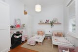 https://images.listonce.com.au/custom/160x/listings/74-mason-street-newport-vic-3015/627/01610627_img_12.jpg?mhMxgNIomTE