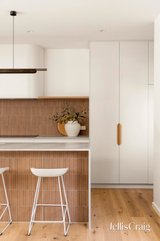 https://images.listonce.com.au/custom/160x/listings/74-nicholas-street-newtown-vic-3220/438/01901438_img_16.jpg?Js7iIUXUszU