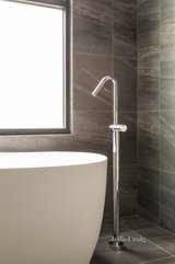 https://images.listonce.com.au/custom/160x/listings/74-roberts-street-essendon-vic-3040/355/01720355_img_14.jpg?JHOSP9IQqpU