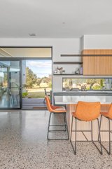 https://images.listonce.com.au/custom/160x/listings/74-samphire-drive-connewarre-vic-3227/481/01700481_img_07.jpg?9B0o4jdncRY