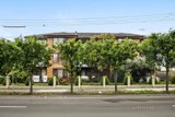 https://images.listonce.com.au/custom/160x/listings/749-napier-street-footscray-vic-3011/517/01611517_img_06.jpg?Dk8QbcMluM0