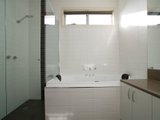 https://images.listonce.com.au/custom/160x/listings/75-charlotte-street-newport-vic-3015/148/01614148_img_03.jpg?dcbrN-ikDqk