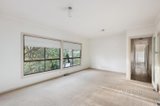 https://images.listonce.com.au/custom/160x/listings/75-gladstone-road-briar-hill-vic-3088/959/01720959_img_09.jpg?oBN0kLfvZXg