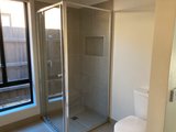 https://images.listonce.com.au/custom/160x/listings/75-hall-court-kyneton-vic-3444/160/01753160_img_03.jpg?FktkToA290w