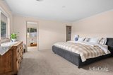 https://images.listonce.com.au/custom/160x/listings/75-kalbar-road-eltham-vic-3095/022/01810022_img_09.jpg?Zk3NmV7o47k