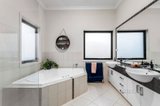 https://images.listonce.com.au/custom/160x/listings/75-sunset-drive-chirnside-park-vic-3116/493/01161493_img_19.jpg?IZgw_tYhkfA