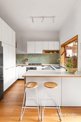 https://images.listonce.com.au/custom/160x/listings/75-webb-street-fitzroy-vic-3065/998/01956998_img_06.jpg?W5fTT2xsONw