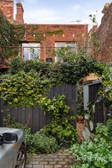 https://images.listonce.com.au/custom/160x/listings/75-webb-street-fitzroy-vic-3065/998/01956998_img_24.jpg?-vEtql16KfY