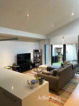 https://images.listonce.com.au/custom/160x/listings/755-brunswick-street-north-fitzroy-north-vic-3068/005/01915005_img_09.jpg?-fXfUX6tLJ0