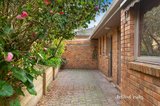 https://images.listonce.com.au/custom/160x/listings/757-invermay-grove-rosanna-vic-3084/015/01633015_img_07.jpg?K36Ys_PkIMA