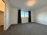 https://images.listonce.com.au/custom/160x/listings/75a-pembroke-road-mooroolbark-vic-3138/366/01646366_img_09.jpg?B3166XCeFZs