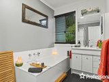 https://images.listonce.com.au/custom/160x/listings/75a-winyard-drive-mooroolbark-vic-3138/973/01524973_img_12.jpg?FId3MboP0yU